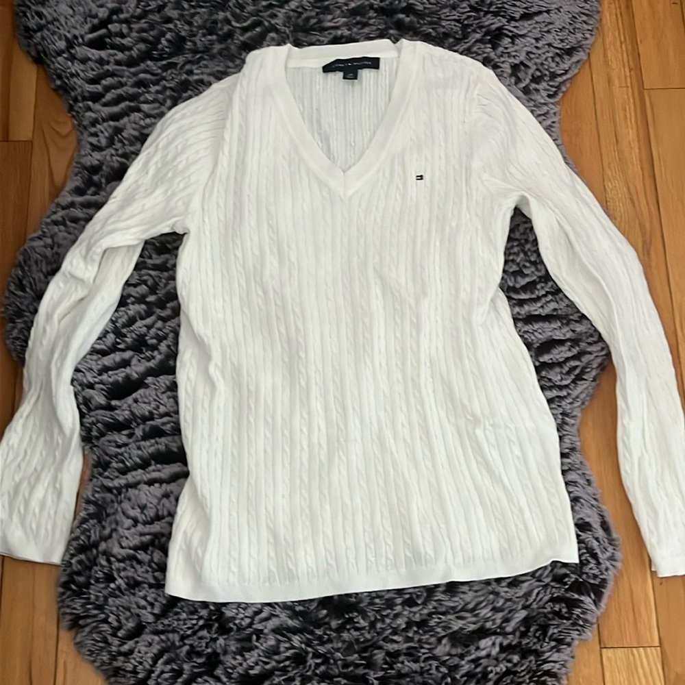 Tommy hilfiger v-neck cable knit white sweater